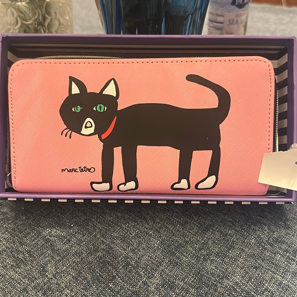 New In Box Marc Tetro Metro Cat Pink And Black Wallet